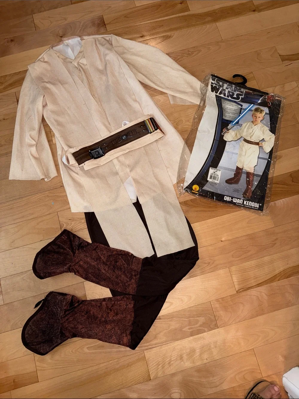 RUBIES official Star Wars Obi-Wan Kenobi Outfit in Cream and Brown! M Rare